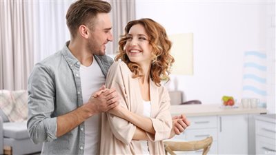 الصفات التي تجعل المرأة مميزة في علېون الرجل